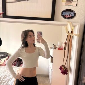 Women's Cream Long Sleeve Crop Top